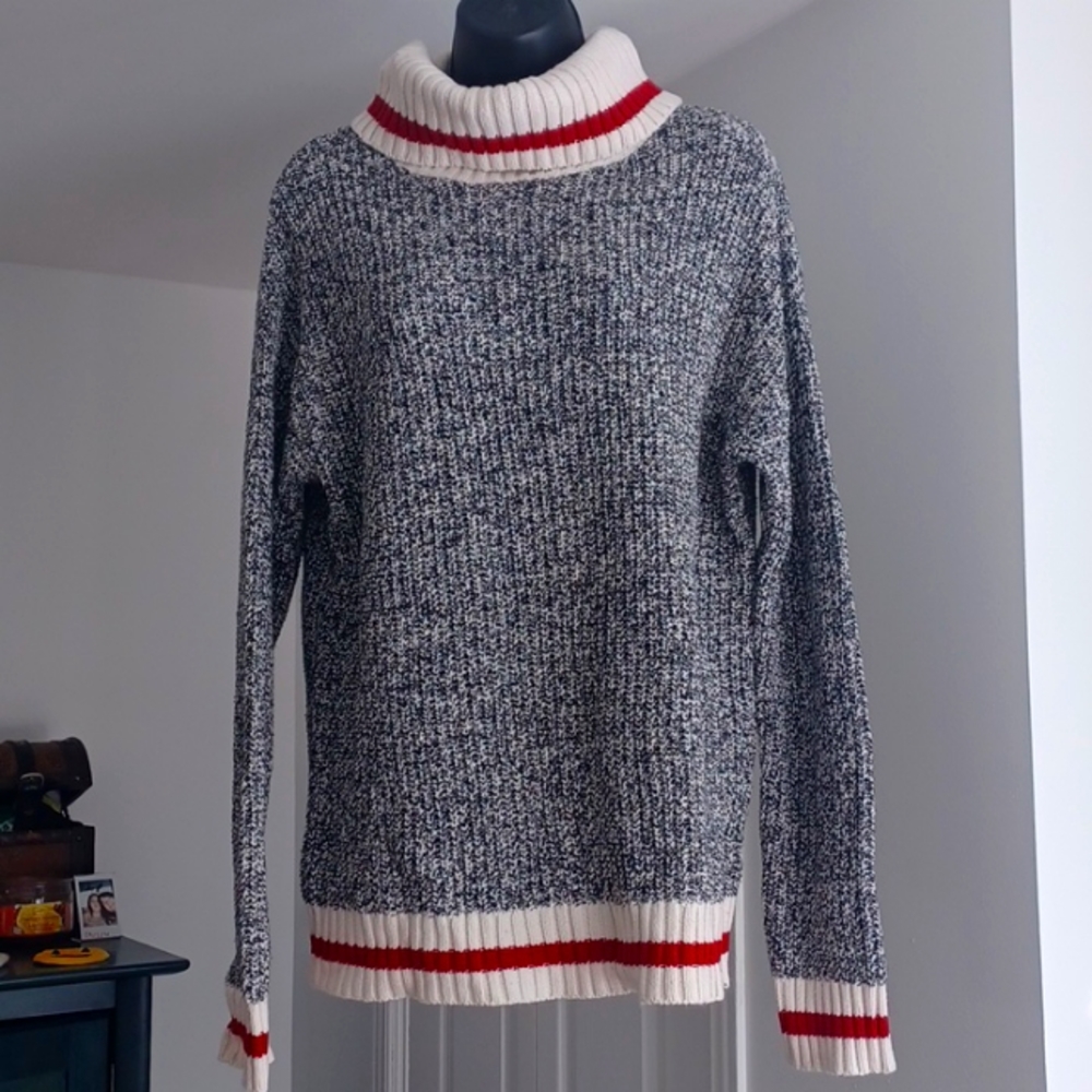 Turtle neck sweater